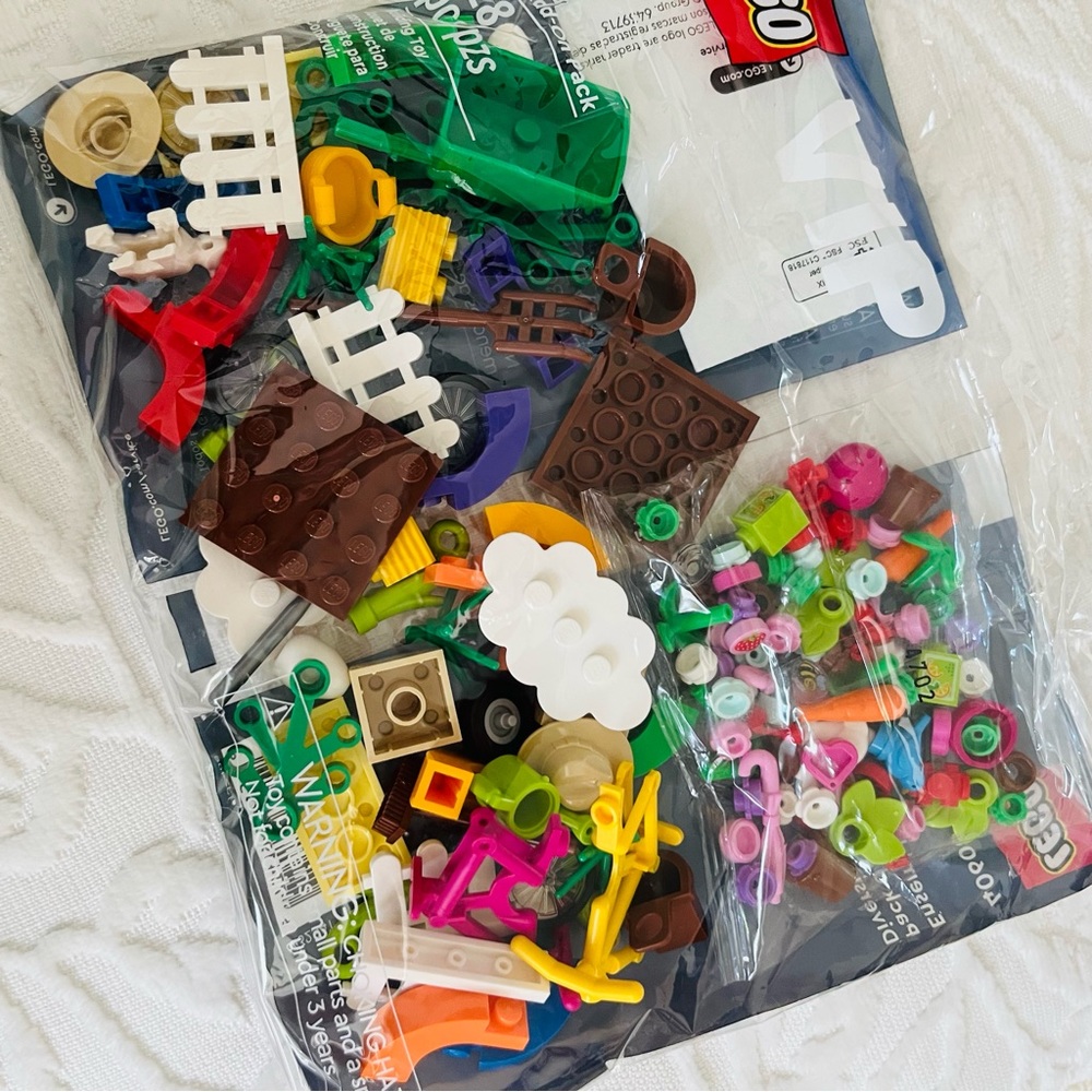 Lego Spring Fun VIP Add-On Pack 40606 - Picture 2 of 4